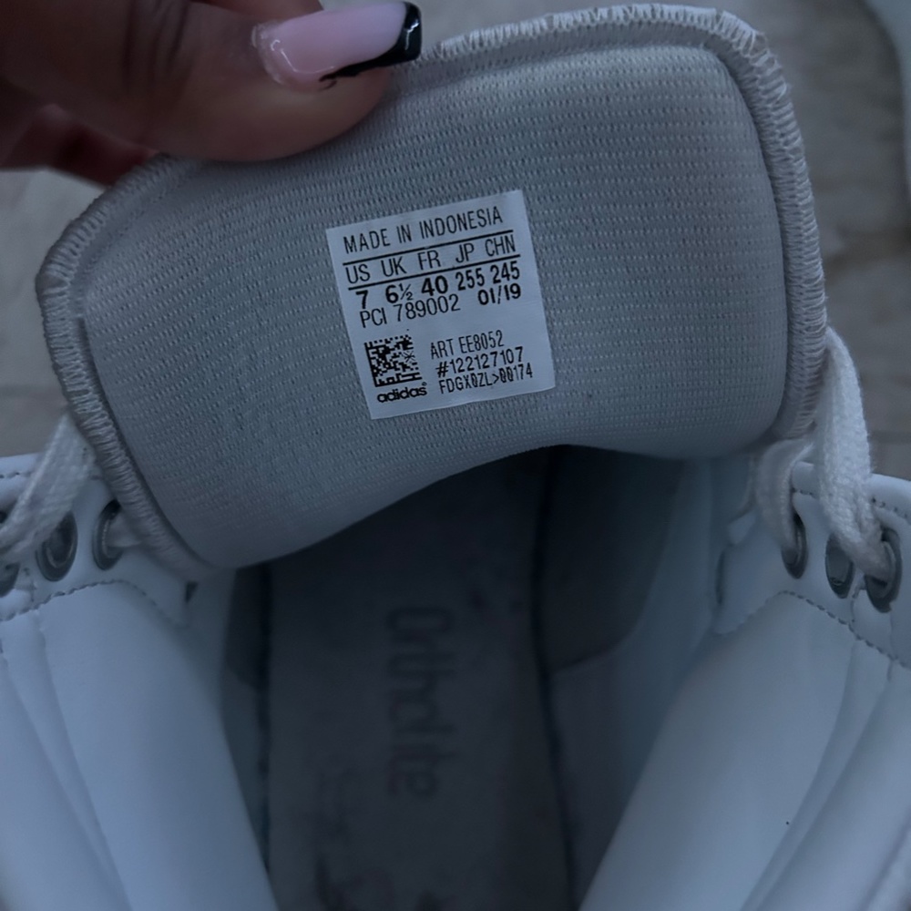 Adidas - Picture 4 of 4